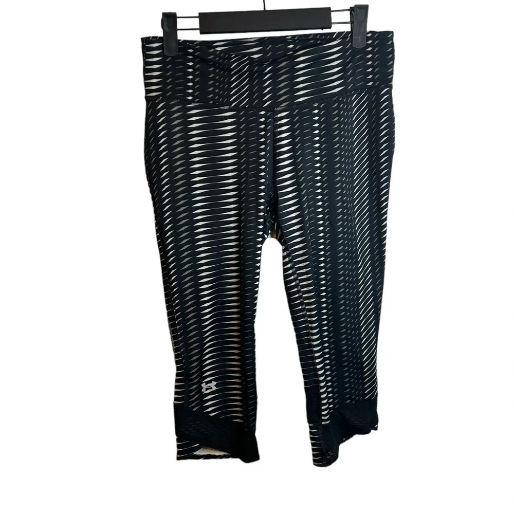 UNDER ARMOUR CROPPED LEGGINGS
